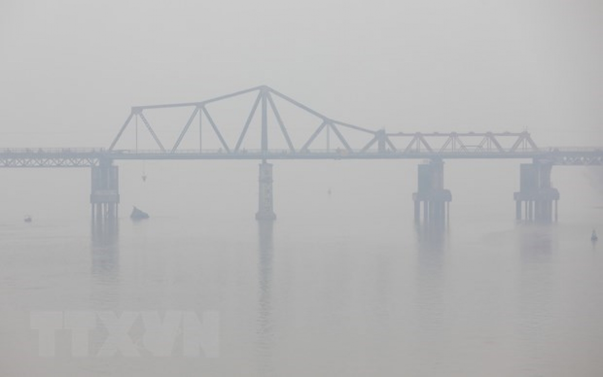 Không khí tại thủ đô Hà Nội và vùng lân cận ô nhiễm nặng